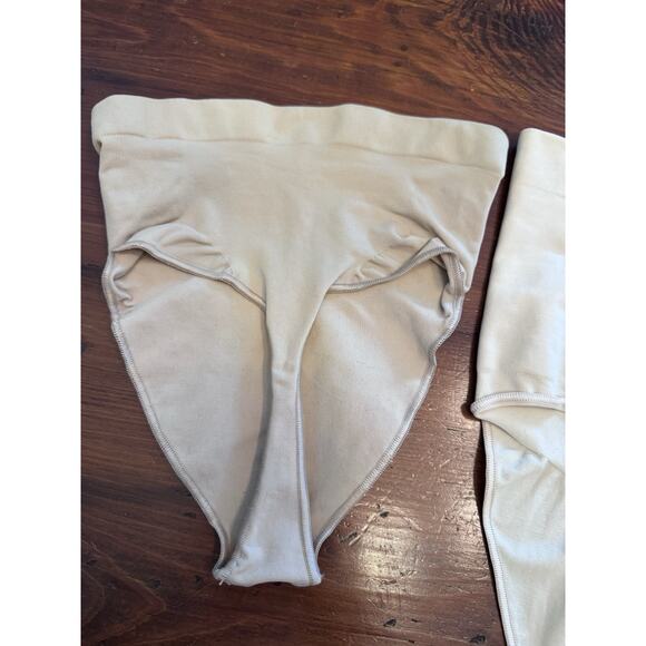 Skims Nude Thongs 2 Pairs size small NEW - Picture 12 of 12